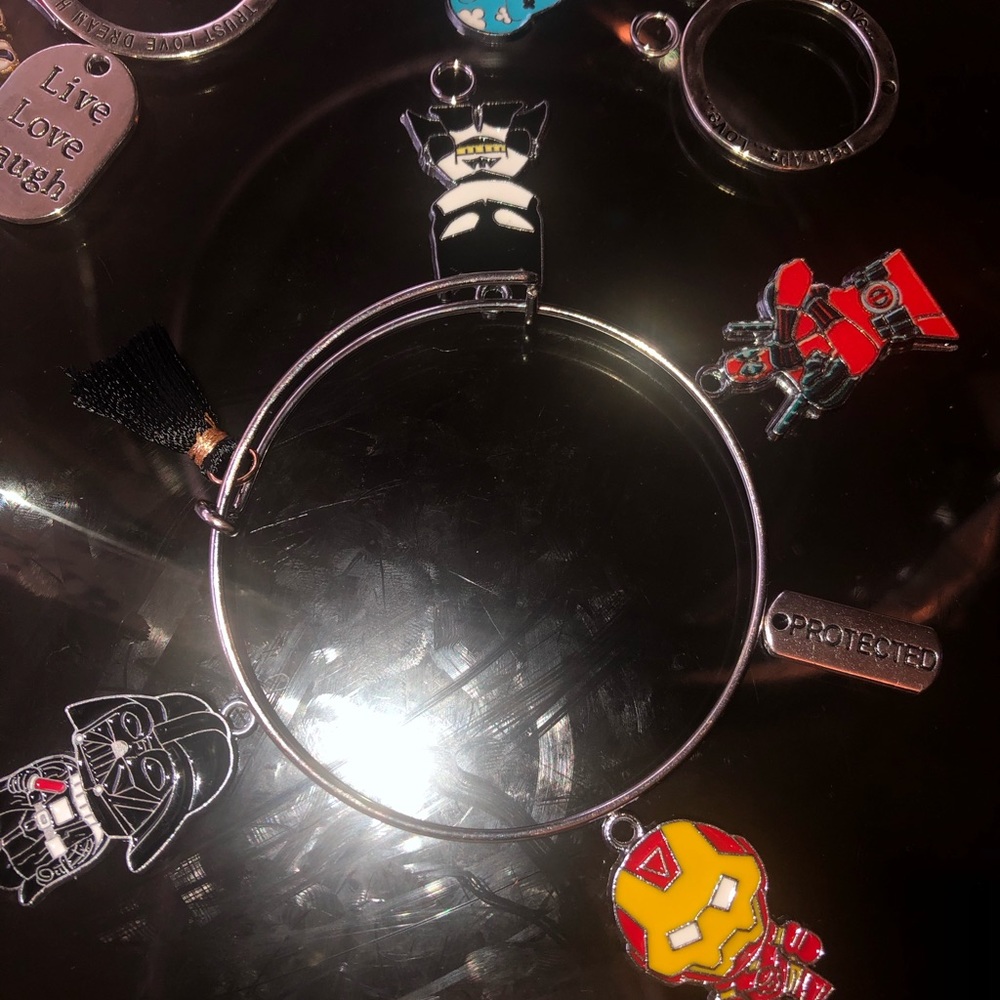 Charm bracelets - Picture 7 of 7